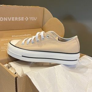 Custom CONVERSE Chuck Taylor all star left platform sneaker size 7 ***NIB***